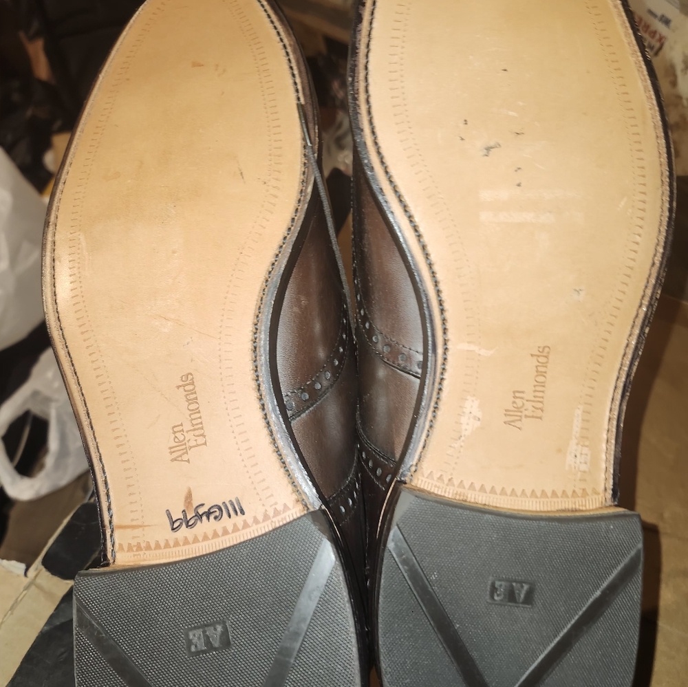 Allen edmonds 14d wingtip hilsdale no crease in vamp almost new - Picture 3 of 10